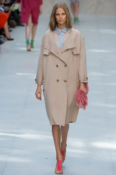Look 15